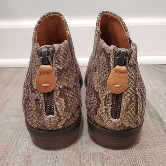 NEW Gentle Souls Snake Skin Ankle Boot Brown - Picture 4 of 6